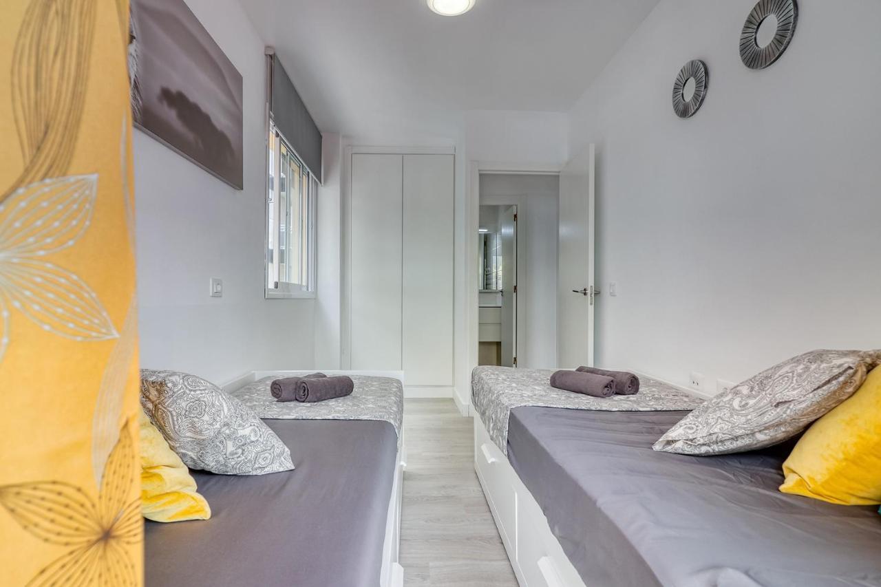 Cozy Main Square And Beachfront 3-Bedrooms Apartment Los Cristianos  Exterior photo