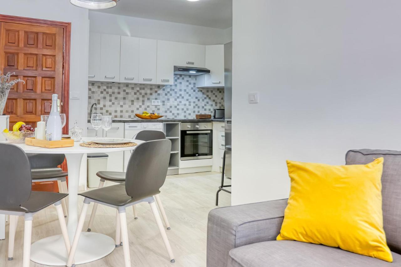Cozy Main Square And Beachfront 3-Bedrooms Apartment Los Cristianos  Exterior photo